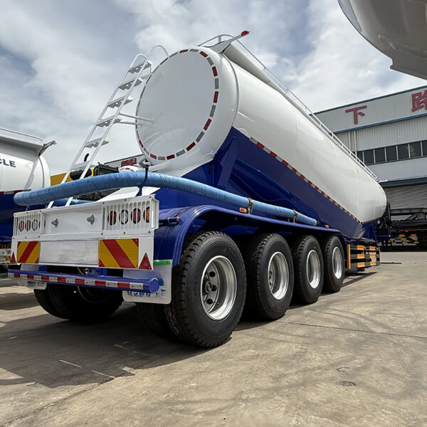 4-Axis Oil Tanker Truck